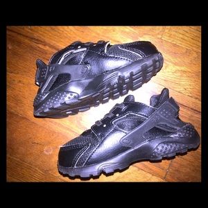 Nike Huarache —NWOT Toddler Size 7